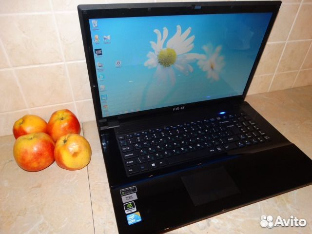 Ноутбук 17 дюймов Core i3 2500Ggz 4 ядра