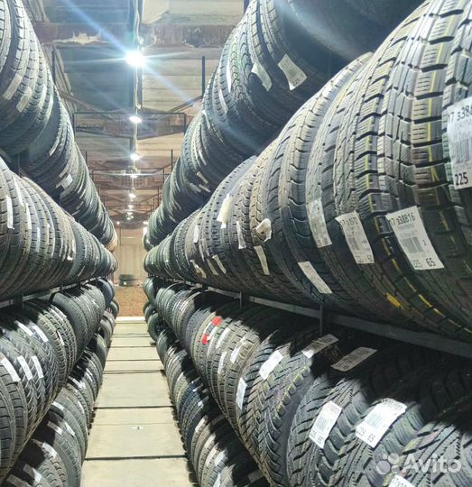 Nokian Tyres Hakkapeliitta R 215/65 R16 99N