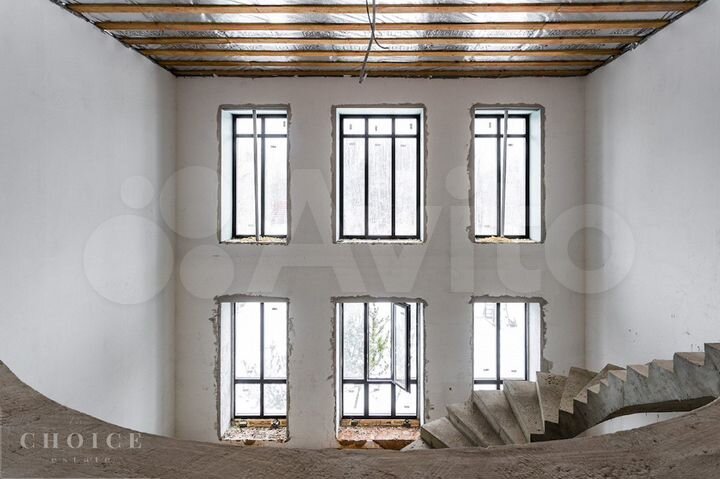 Коттедж 1000 м² на участке 25 сот.