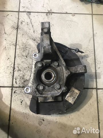 Поворотный кулак передний правый Volvo S60