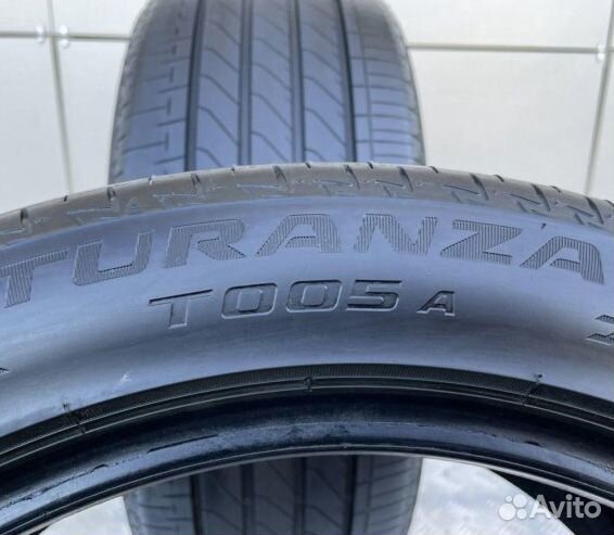 Bridgestone Turanza T005A 215/55 R17