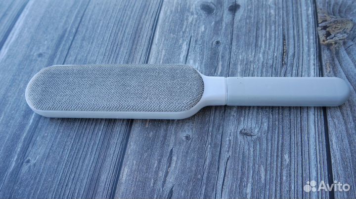 Щетка для очистки одежды от шерсти