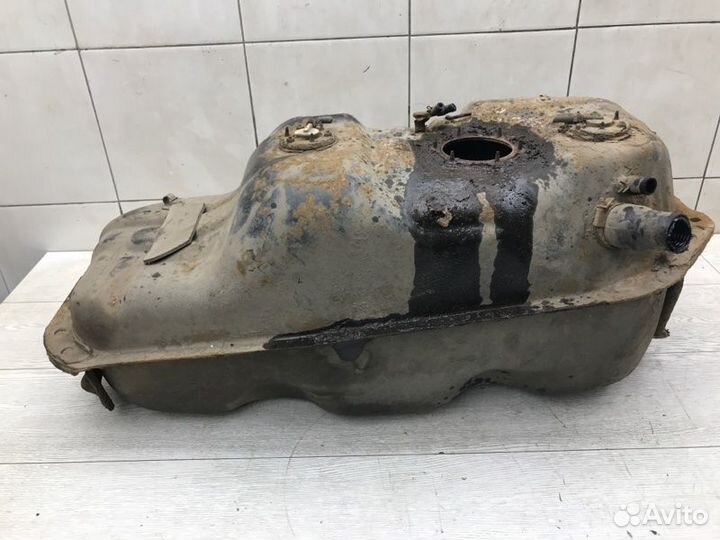 Бензобак Mitsubishi Montero Sport K96W 6G72 2000