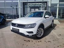 Volkswagen Tiguan 2.0 AMT, 2018, 40 913 км, с пробегом, цена 2 599 000 руб.