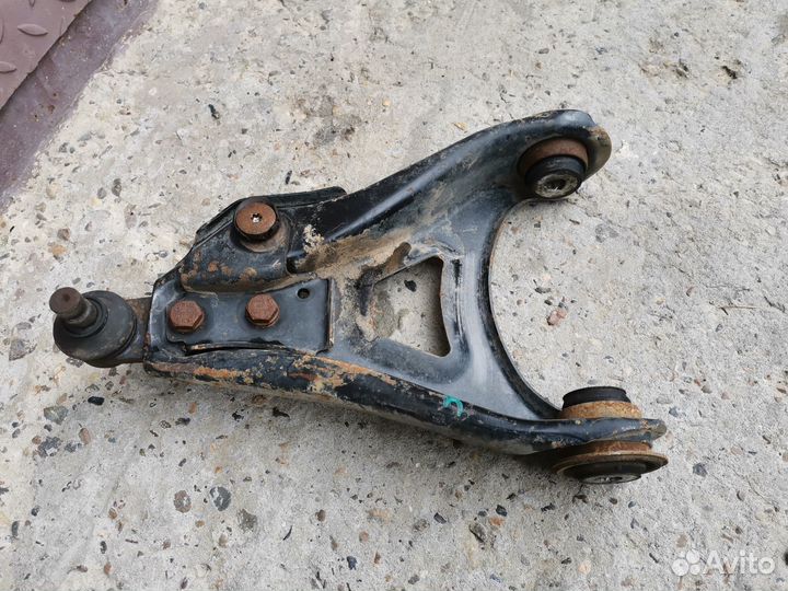 Передние рычаг Renault Symbol