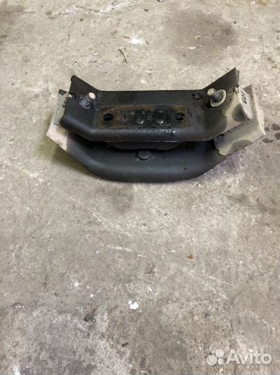 Опора подушка кпп Форд Рейнджер Мазда В2500