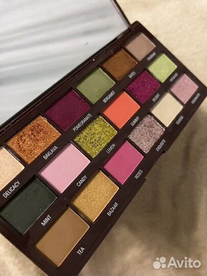 Палетка теней revolution