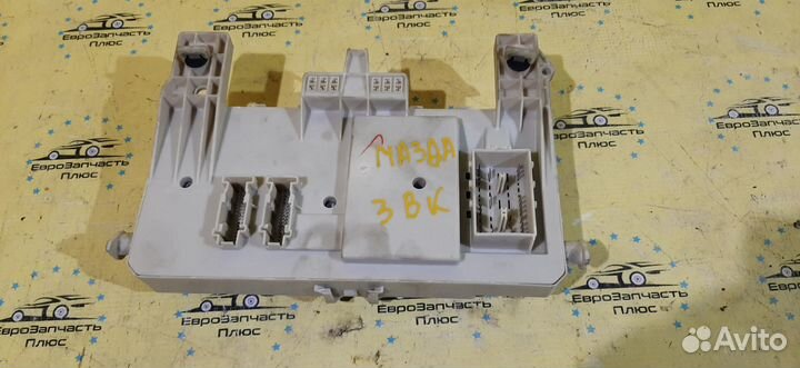 Блок предохранителей салонный Mazda 3 bk хэтчбек