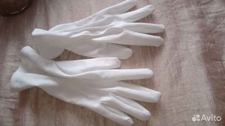 Перчатки парадные белые