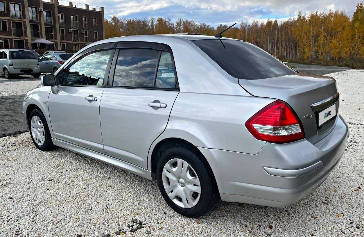 Nissan Tiida: фото владельца