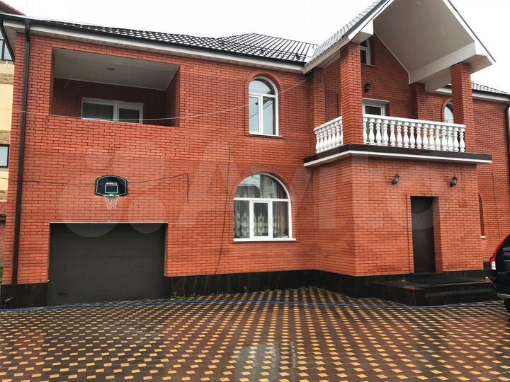 Дом 380 м² на участке 10 сот.