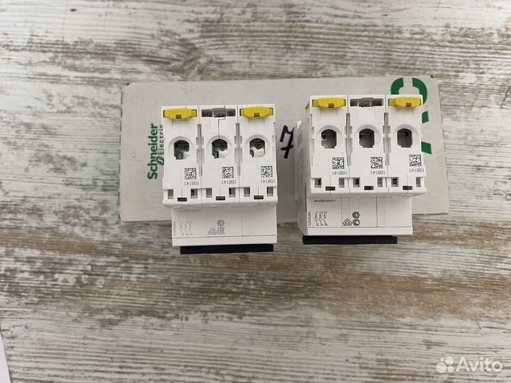 Выключатель Schneider Electric A9F95370