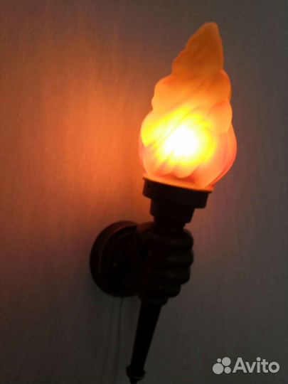 Светильник с эффектом пламени