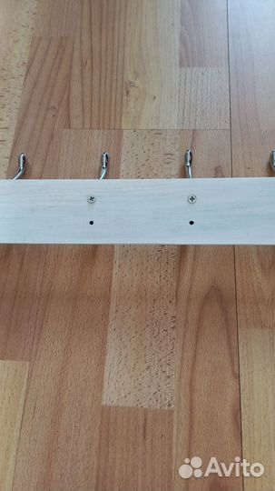 Вешалка настенная