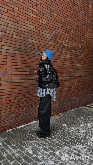 Лаковая куртка черная