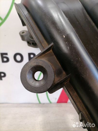 Коллектор впускной Nissan Note E11 HR16DE 2007