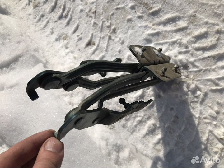 Петли багажника megane2 седан