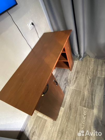 Стол письменный