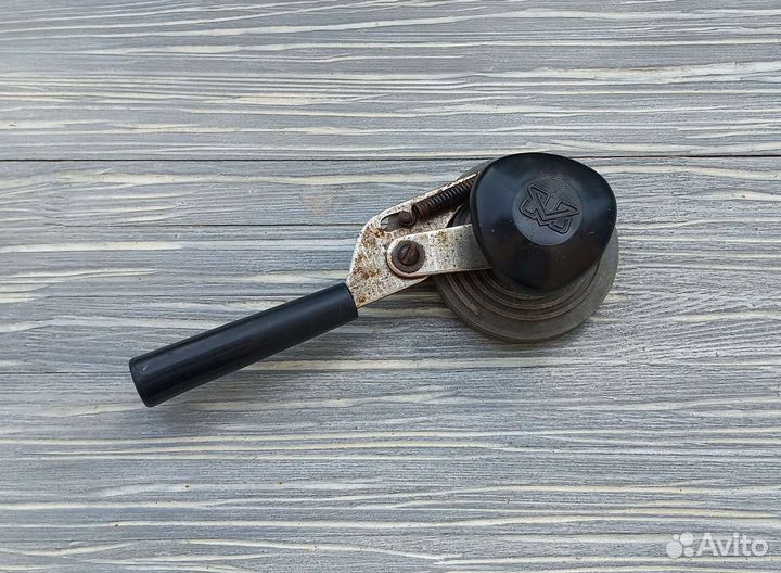 Машинка для закатывания банок бу