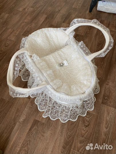 Переноска кокон для новорожденного на выписку