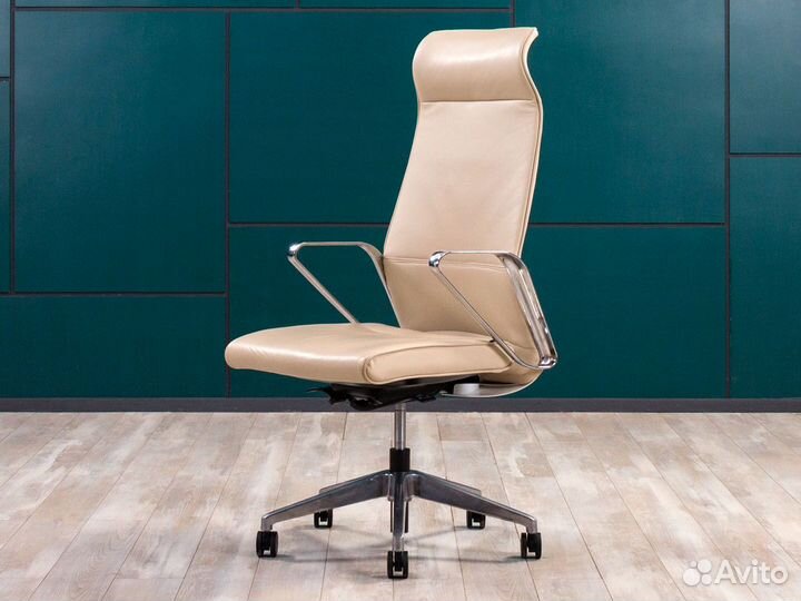 Кресло в кабинет руководителя