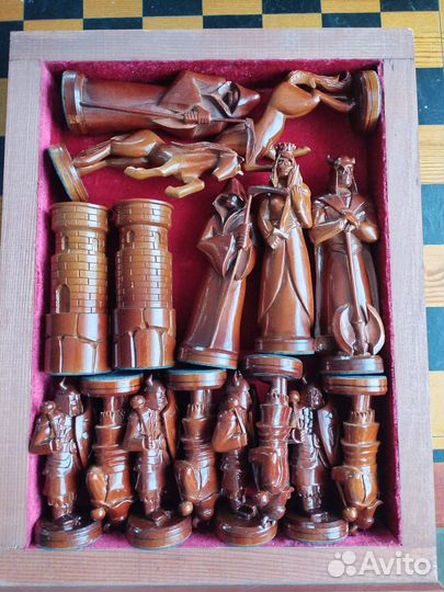 Шахматный стол и шахматы ручной работы