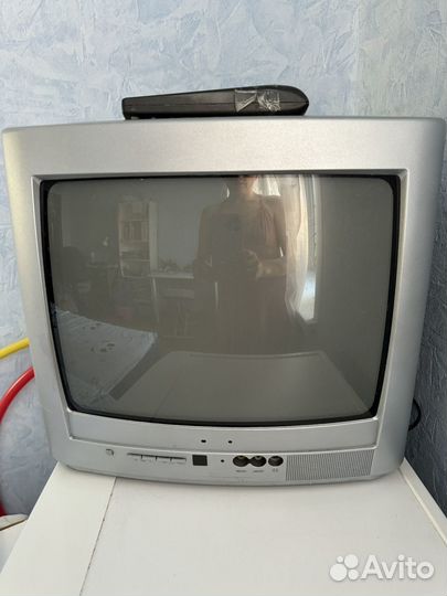 Телевизор цветной Thomson диаг 14 дюймов (35,6 см)