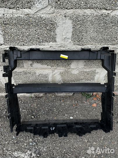 Воздухозаборник радиатора Range rover L 405