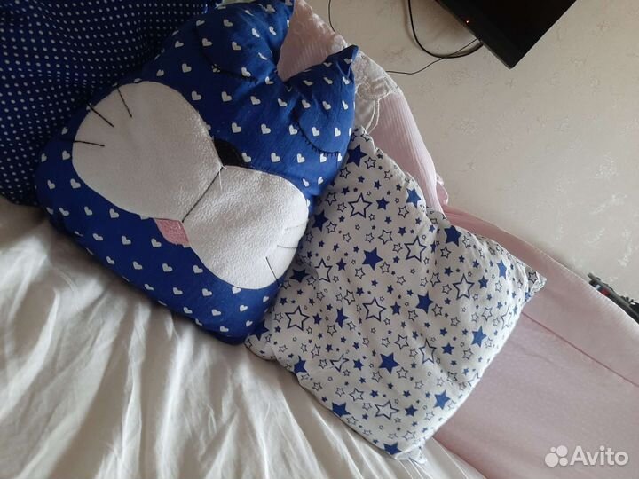 Бортики в кроватку, подушки