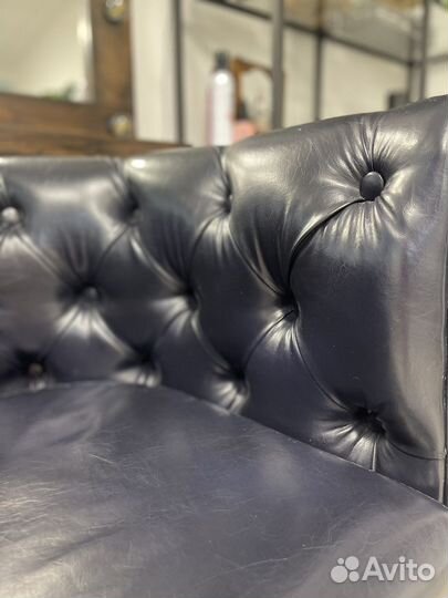 Кожанное кресло парикмахерское