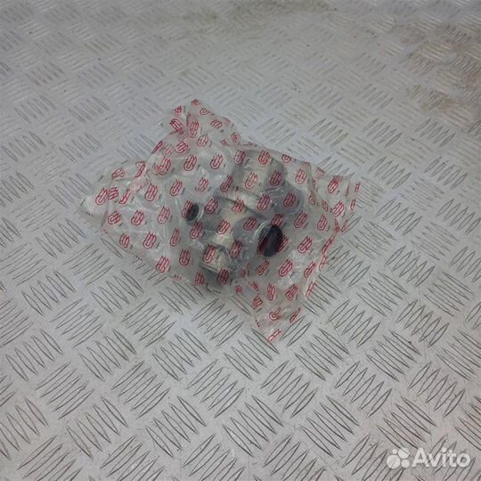 Термостат Chevrolet Niva 1.7 2123 79.6 Л.С 2013