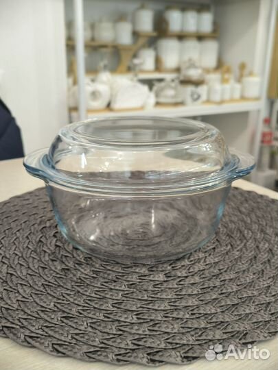 Стеклянная кастрюля