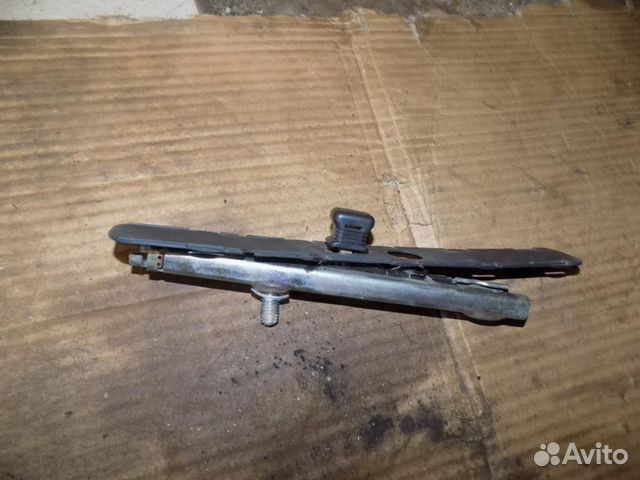 Механизм регулировки ремня безопасности Logan 2005