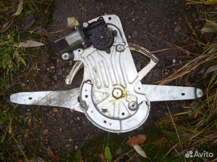 Стеклоподъемник передний правый Volvo S60