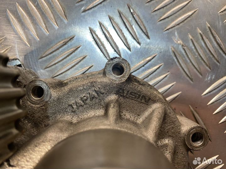 Помпа водяная subaru forester SG 02-07 impreza