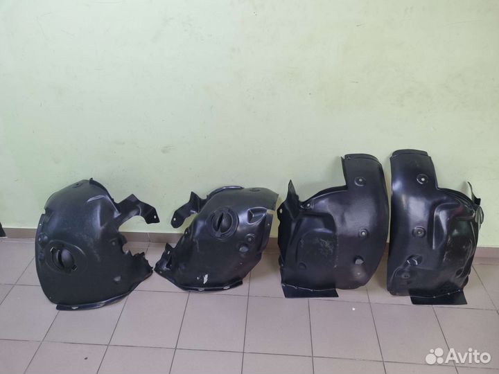 Подкрылок передний Рено Меган 2 Megan 2