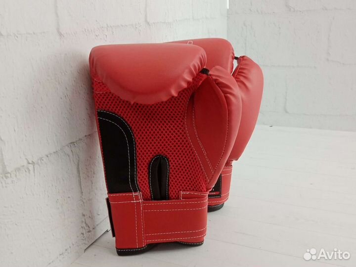 Боксерские перчатки