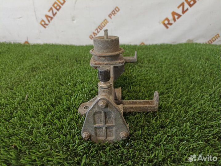 Топливная рампа Opel Frontera L4 C24NE 1991-1998