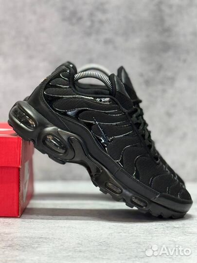 Кроссовки Nike AIR MAX Tn plus