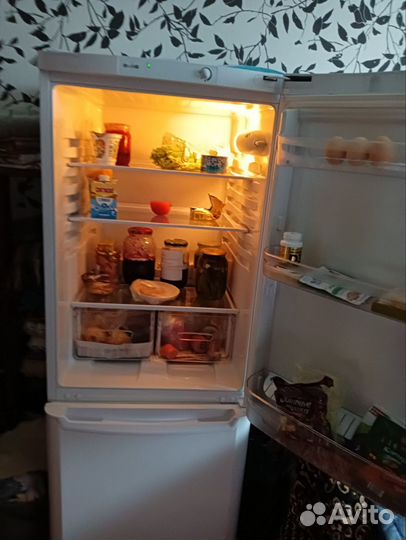 Холодильник indesit