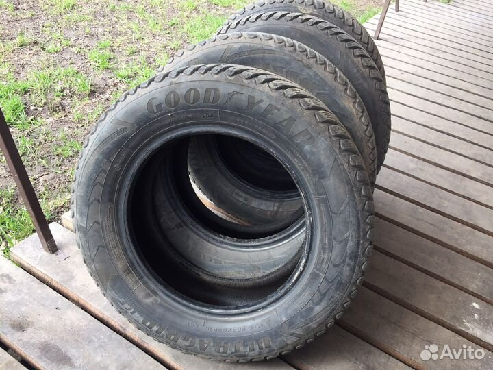 Goodyear UltraGrip 205/65 R15 99M