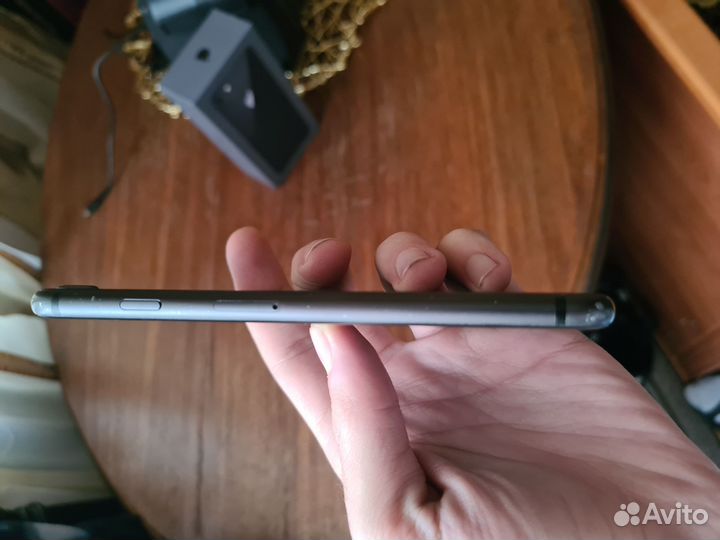 iPhone 8, 64 ГБ