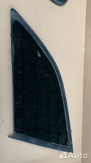 Заднее боковое глухое стекло Audi A6 C7 Avant