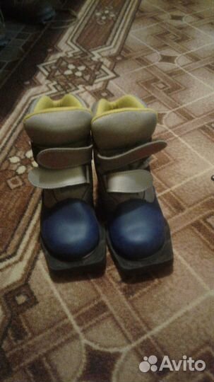 Продам ботинки лыжные