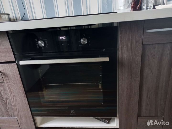 Духовка электрическая Elektrolux