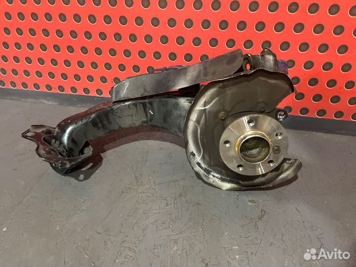 Кулак задний правый Bmw X1 F48 B38C 2018