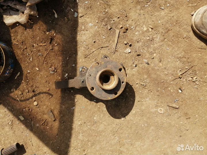 Поворотный кулак ваз