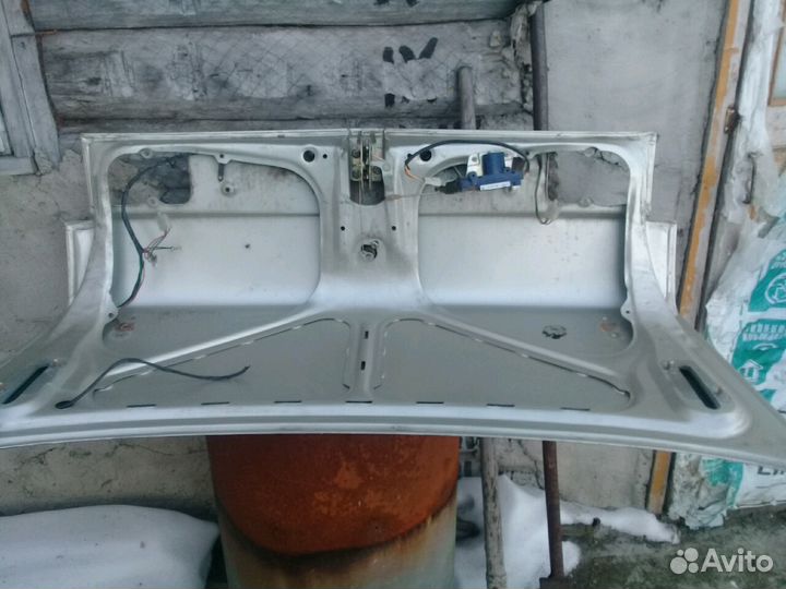 Продам крышку багажника ваз2110