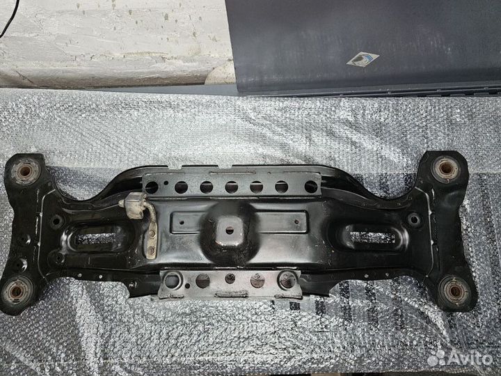 Балка подрамник задний Toyota Camry V40 V50 v55