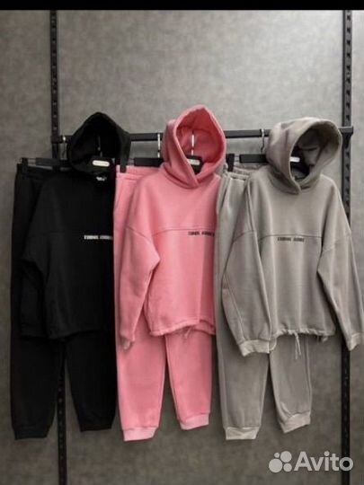 Спортивный костюм женский